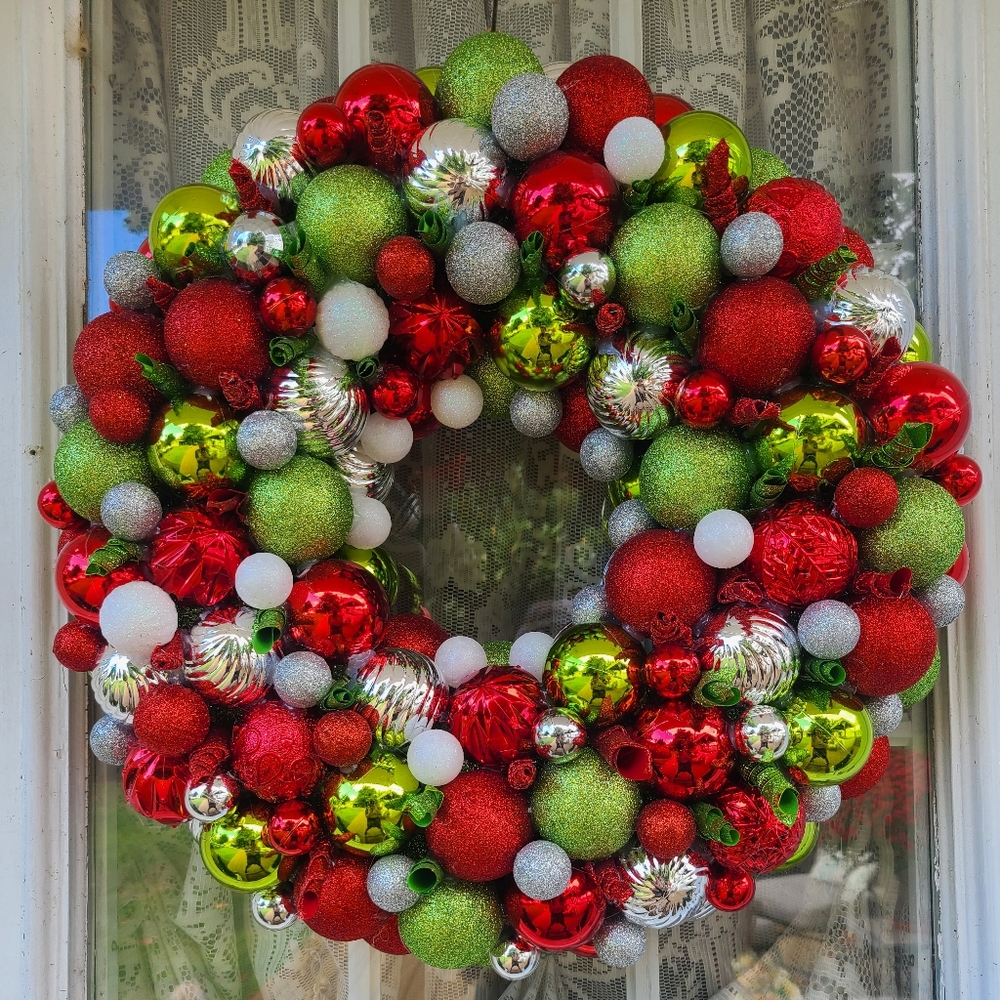 Handmade Christmas ball wreath
